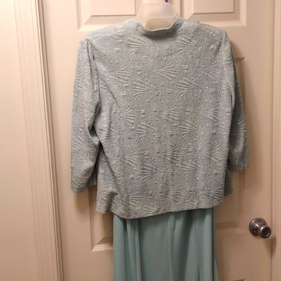 Jeanne Alexander mother of the bride 2-piece dress - Picture 4 of 4